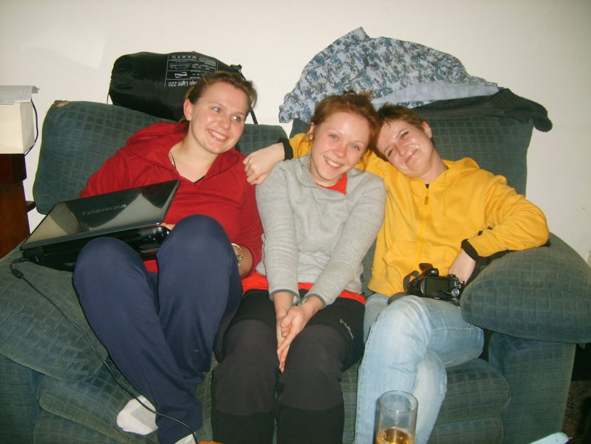 W ŻÓŁTEJ BLUZIE WSPÓŁLOKATORKA HISZPANA :) LUTY 2009
